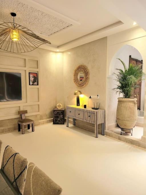 Riad Isahiac Avec Piscine En Exclusivite مراكش المظهر الخارجي الصورة