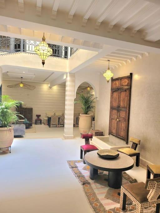 Riad Isahiac Avec Piscine En Exclusivite مراكش المظهر الخارجي الصورة